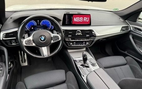 BMW 5 серия, 2019 год, 4 050 000 рублей, 7 фотография