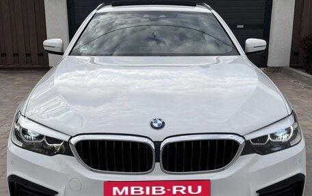 BMW 5 серия, 2019 год, 4 050 000 рублей, 18 фотография
