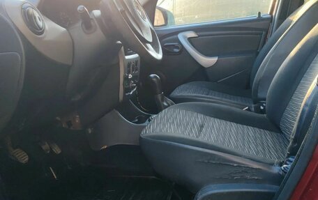 Renault Logan I, 2010 год, 295 000 рублей, 2 фотография