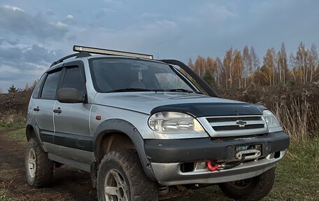 Chevrolet Niva I рестайлинг, 2004 год, 495 000 рублей, 1 фотография