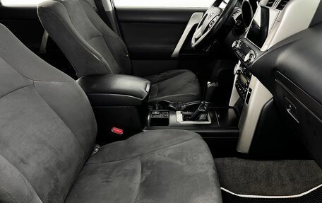 Toyota Land Cruiser Prado 150 рестайлинг, 2011 год, 2 470 000 рублей, 12 фотография