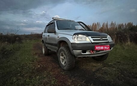 Chevrolet Niva I рестайлинг, 2004 год, 495 000 рублей, 3 фотография
