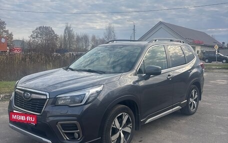 Subaru Forester, 2020 год, 2 300 000 рублей, 2 фотография