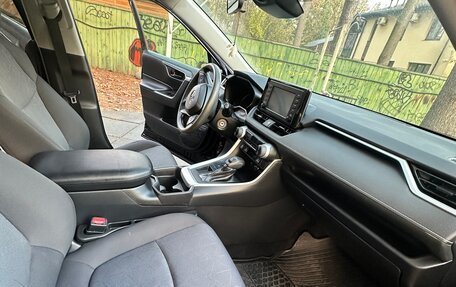 Toyota RAV4, 2019 год, 2 500 000 рублей, 9 фотография