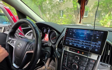 Opel Astra J, 2011 год, 650 000 рублей, 1 фотография