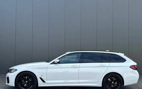 BMW 5 серия, 2021 год, 3 488 999 рублей, 2 фотография