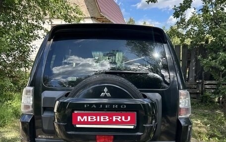 Mitsubishi Pajero IV рестайлинг 2, 2011 год, 1 750 000 рублей, 2 фотография