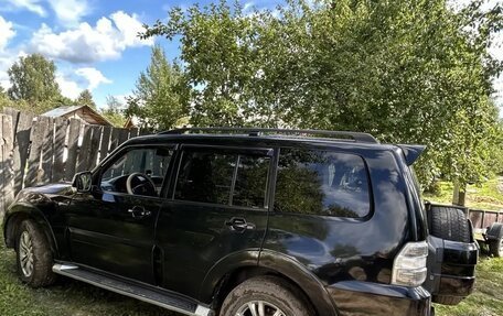 Mitsubishi Pajero IV рестайлинг 2, 2011 год, 1 750 000 рублей, 4 фотография