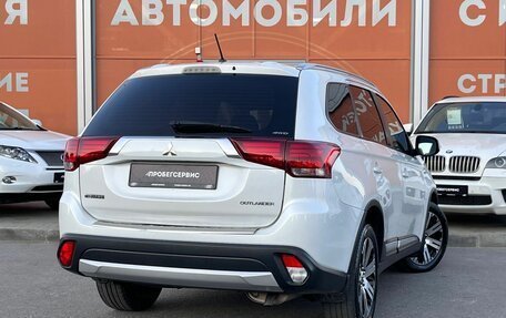 Mitsubishi Outlander III рестайлинг 3, 2016 год, 1 390 000 рублей, 5 фотография