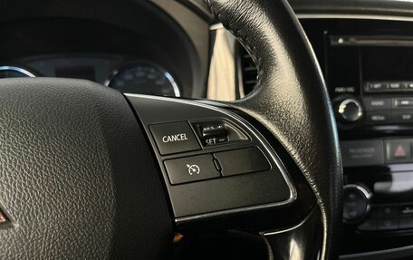 Mitsubishi Outlander III рестайлинг 3, 2016 год, 1 390 000 рублей, 14 фотография