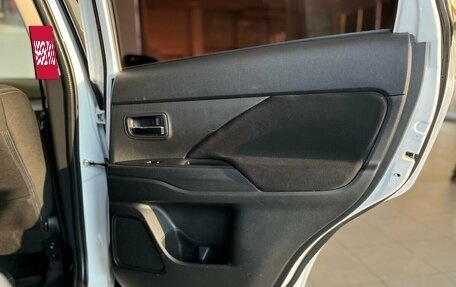 Mitsubishi Outlander III рестайлинг 3, 2016 год, 1 390 000 рублей, 27 фотография