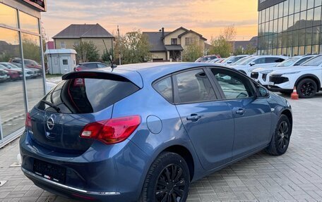 Opel Astra J, 2013 год, 699 900 рублей, 3 фотография