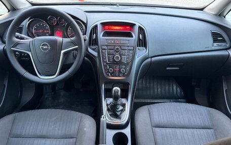 Opel Astra J, 2013 год, 699 900 рублей, 15 фотография