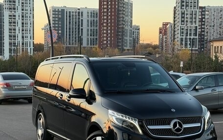 Mercedes-Benz V-Класс, 2018 год, 5 900 000 рублей, 4 фотография
