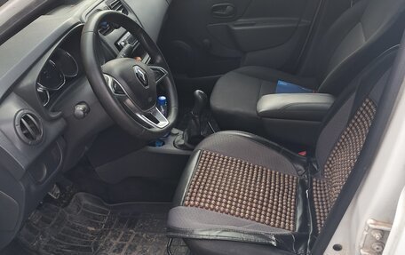 Renault Logan II, 2021 год, 650 000 рублей, 2 фотография