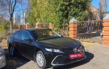 Toyota Camry, 2021 год, 2 500 000 рублей, 4 фотография