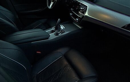 BMW 5 серия, 2018 год, 3 400 000 рублей, 14 фотография