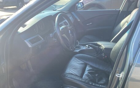 BMW 5 серия, 2004 год, 830 000 рублей, 9 фотография