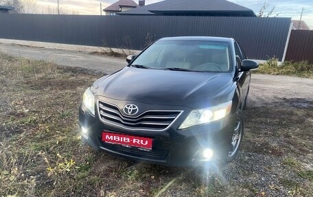 Toyota Camry, 2010 год, 1 300 000 рублей, 1 фотография