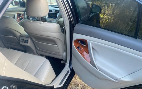 Toyota Camry, 2010 год, 1 300 000 рублей, 10 фотография