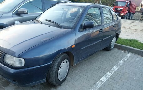 Volkswagen Polo III рестайлинг, 1998 год, 210 000 рублей, 2 фотография