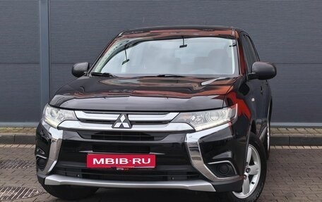 Mitsubishi Outlander III рестайлинг 3, 2015 год, 1 699 000 рублей, 1 фотография