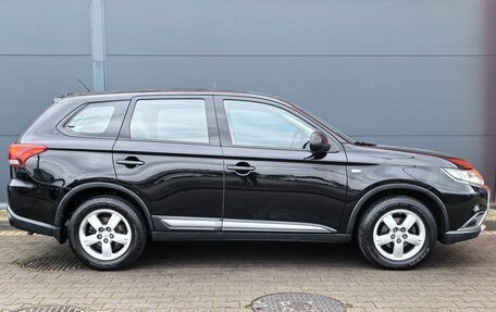 Mitsubishi Outlander III рестайлинг 3, 2015 год, 1 699 000 рублей, 3 фотография