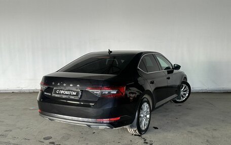 Skoda Superb III рестайлинг, 2021 год, 2 100 000 рублей, 4 фотография
