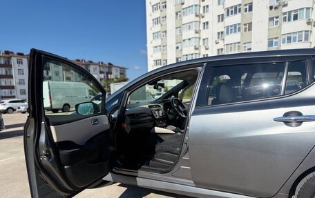 Nissan Leaf II, 2017 год, 2 000 000 рублей, 4 фотография