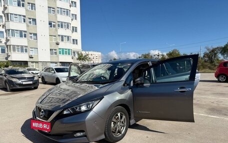 Nissan Leaf II, 2017 год, 2 000 000 рублей, 3 фотография