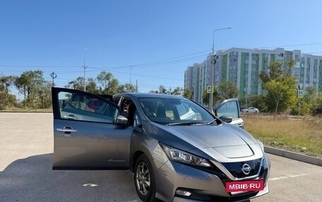 Nissan Leaf II, 2017 год, 2 000 000 рублей, 2 фотография