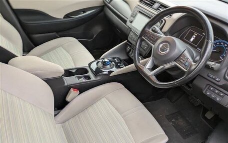 Nissan Leaf II, 2017 год, 2 000 000 рублей, 17 фотография