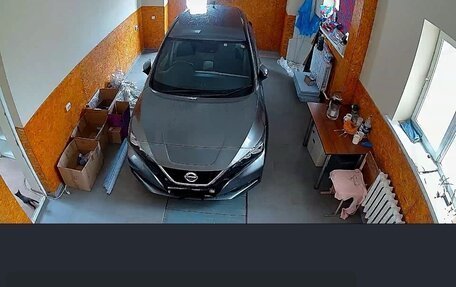 Nissan Leaf II, 2017 год, 2 000 000 рублей, 20 фотография