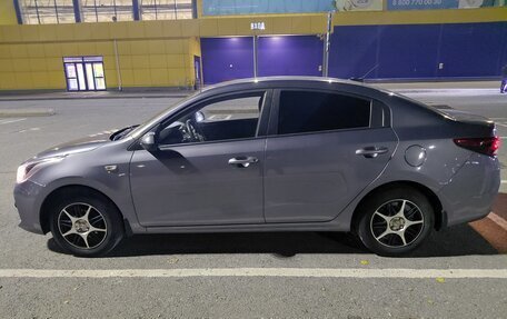 KIA Rio IV, 2018 год, 1 300 000 рублей, 3 фотография
