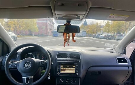 Volkswagen Polo VI (EU Market), 2011 год, 850 000 рублей, 4 фотография