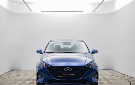 Hyundai Solaris II рестайлинг, 2021 год, 1 695 000 рублей, 2 фотография