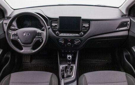 Hyundai Solaris II рестайлинг, 2021 год, 1 695 000 рублей, 13 фотография