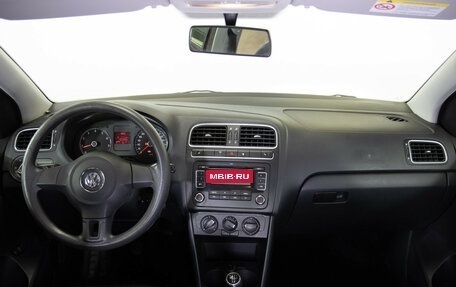 Volkswagen Polo VI (EU Market), 2011 год, 728 000 рублей, 11 фотография