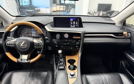 Lexus RX IV рестайлинг, 2019 год, 4 200 000 рублей, 9 фотография