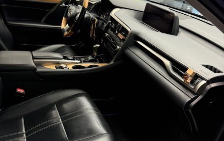 Lexus RX IV рестайлинг, 2019 год, 4 200 000 рублей, 10 фотография