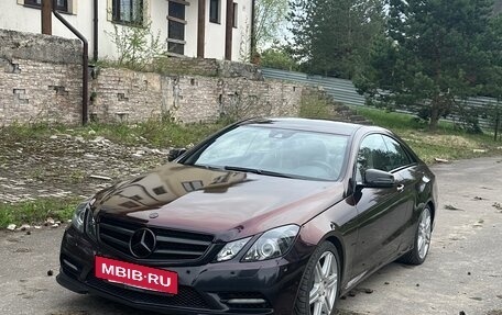 Mercedes-Benz E-Класс, 2012 год, 1 250 000 рублей, 2 фотография