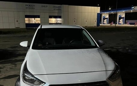 Hyundai Solaris II рестайлинг, 2017 год, 850 000 рублей, 2 фотография
