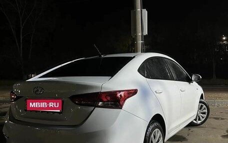 Hyundai Solaris II рестайлинг, 2017 год, 850 000 рублей, 6 фотография