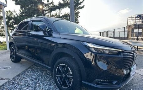 Honda Vezel, 2022 год, 1 700 000 рублей, 3 фотография