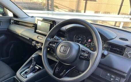 Honda Vezel, 2022 год, 1 700 000 рублей, 9 фотография