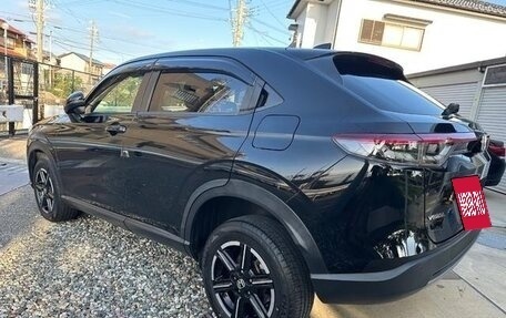 Honda Vezel, 2022 год, 1 700 000 рублей, 4 фотография