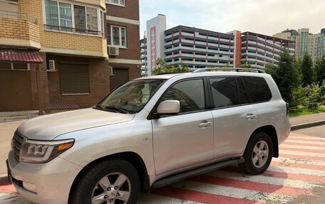 Toyota Land Cruiser 200, 2010 год, 2 300 000 рублей, 2 фотография