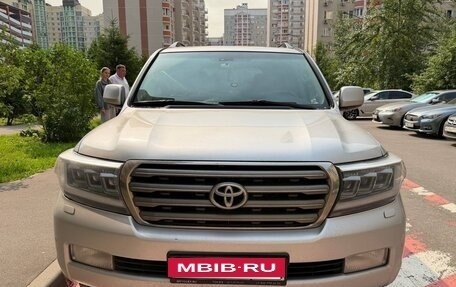Toyota Land Cruiser 200, 2010 год, 2 300 000 рублей, 4 фотография