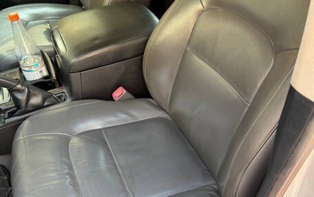 Toyota Land Cruiser 200, 2010 год, 2 300 000 рублей, 12 фотография