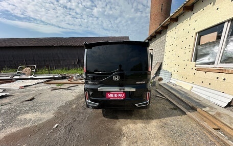 Honda Stepwgn IV рестайлинг, 2020 год, 2 400 000 рублей, 3 фотография
